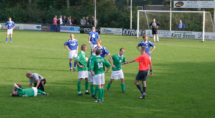 Toenmalig teamgenoot Ruud Scheper (links van de scheidstrechter) is volgend seizoen assistent-trainer