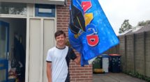 Voor Brian Danker gaat vandaag de vlag uit. Hij heeft zijn diploma VMBO-KB gehaald aan het Zone College