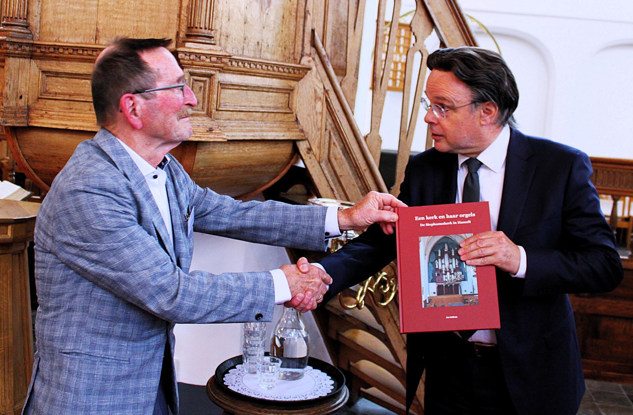 Boek over Knolorgel gepresenteerd in de Grote Kerk
